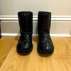 Black Sparkly Uggs - Pre Loved Size 5